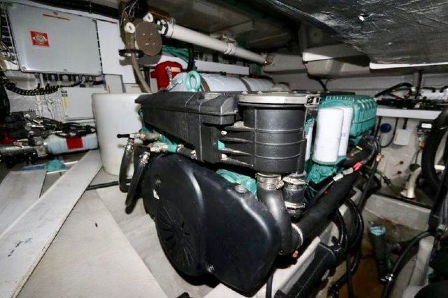 48' 2013 Sunseeker San Remo