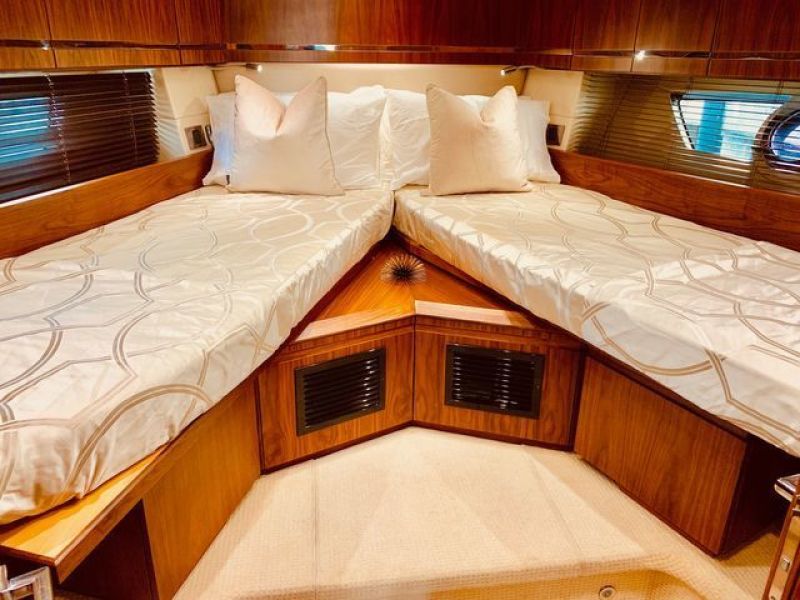 48' 2013 Sunseeker San Remo