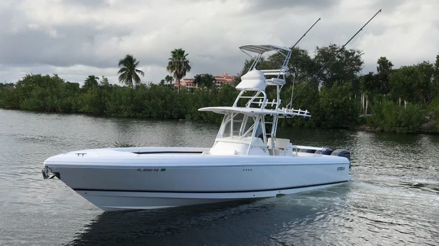 37' 2012 Intrepid 370