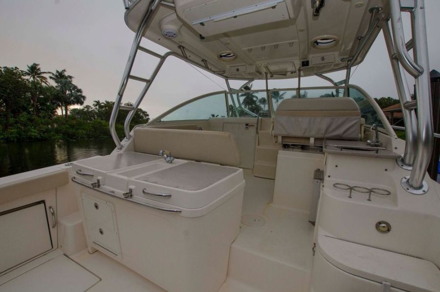34' 2013 Wellcraft Coastal