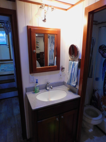 2005 Great Harbour GH37