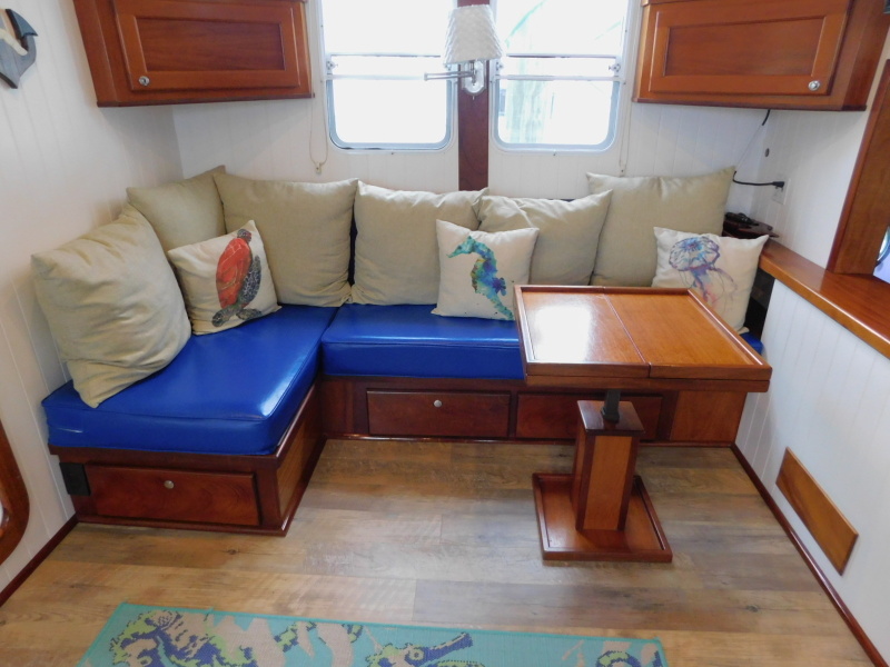 2005 Great Harbour GH37