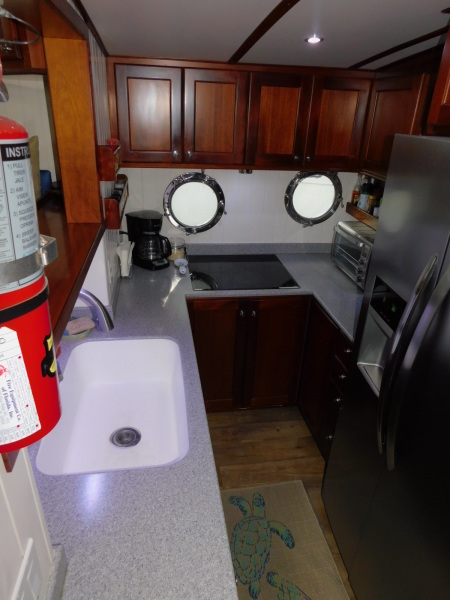 2005 Great Harbour GH37