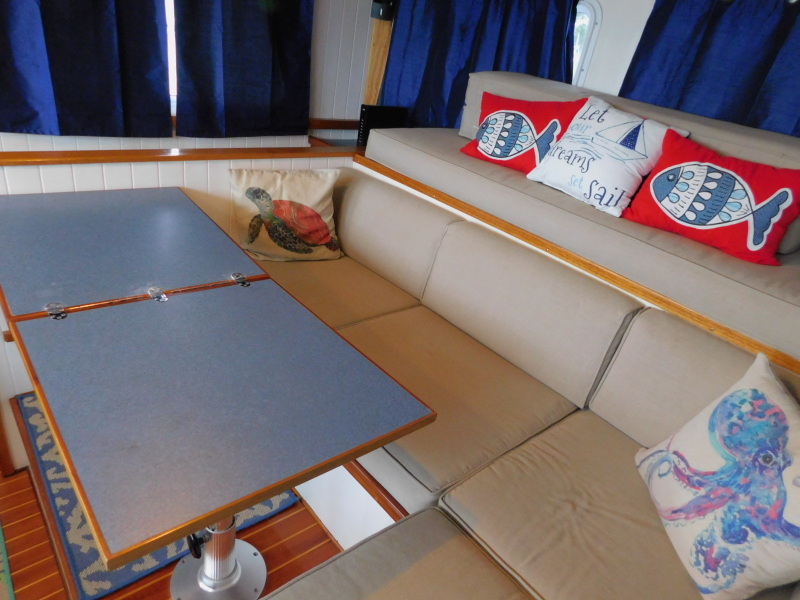2005 Great Harbour GH37