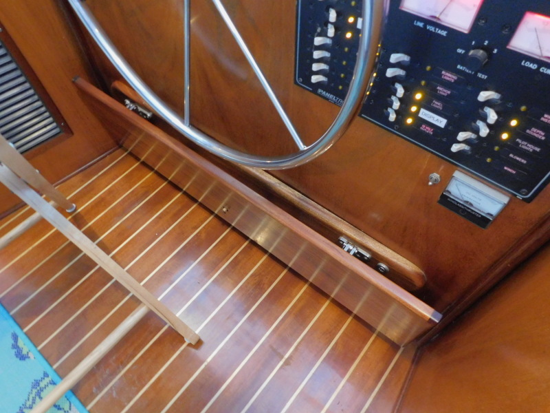 2005 Great Harbour GH37