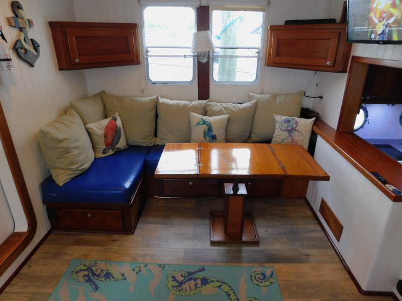 2005 Great Harbour GH37