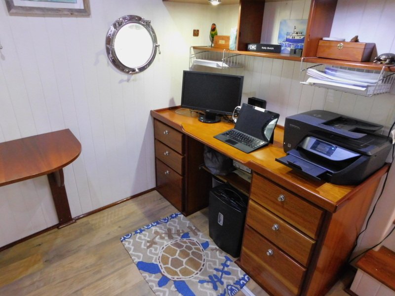 2005 Great Harbour GH37