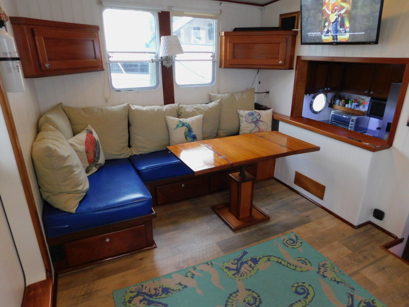 2005 Great Harbour GH37