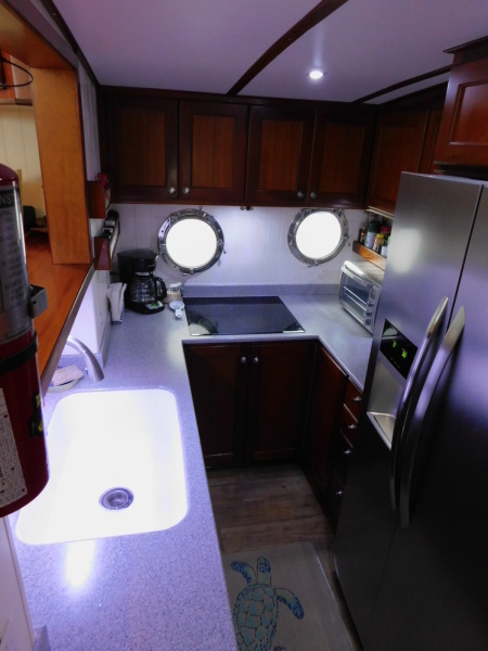 2005 Great Harbour GH37