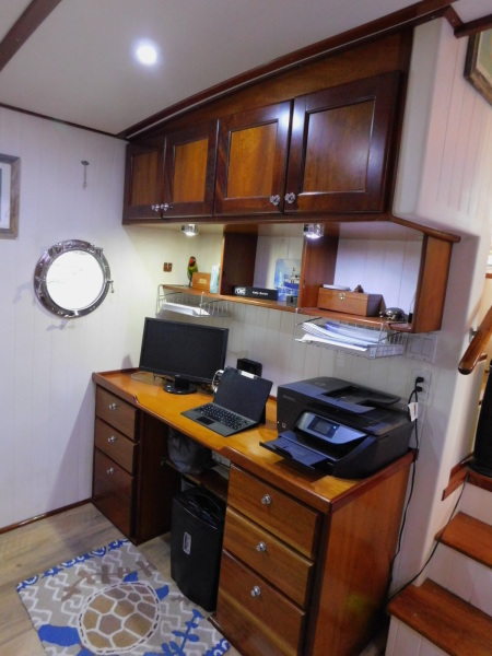 2005 Great Harbour GH37