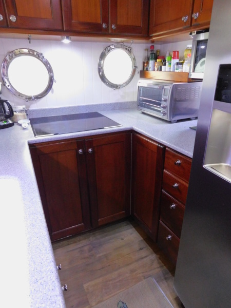 2005 Great Harbour GH37