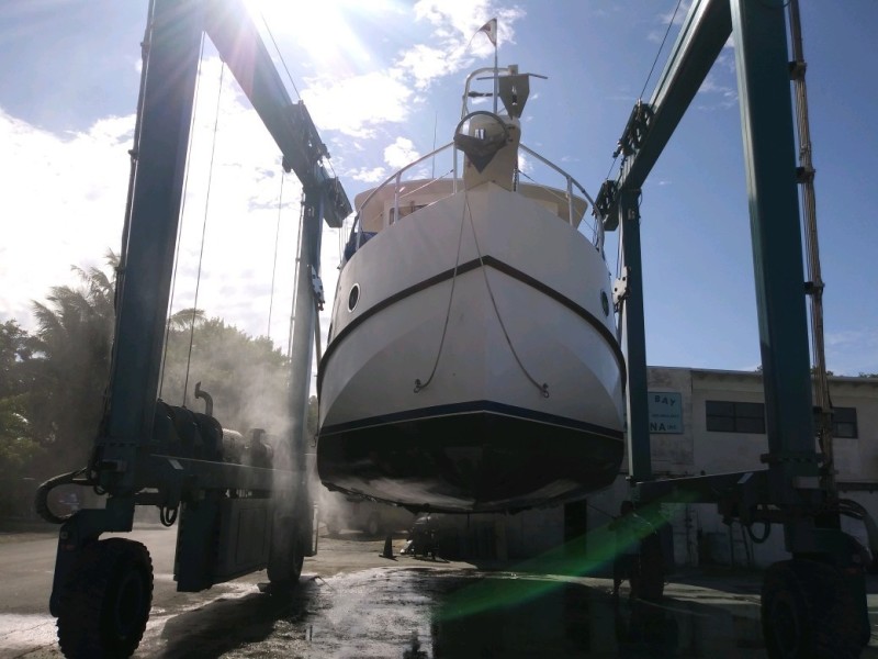 2005 Great Harbour GH37