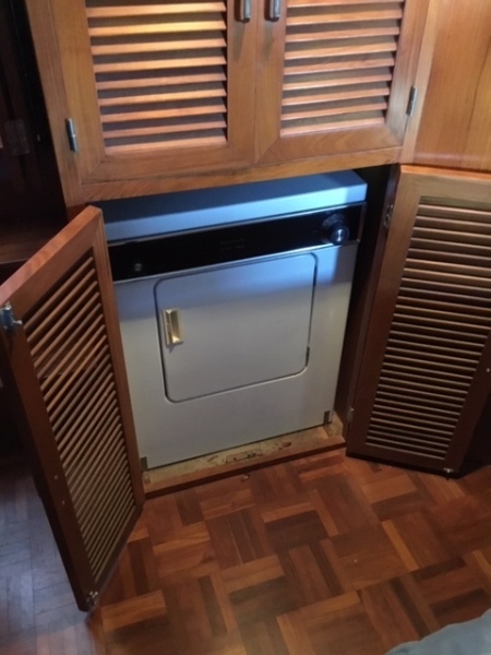 1987 Jefferson 42 Sundeck