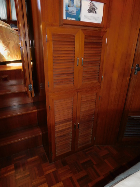 1987 Jefferson 42 Sundeck