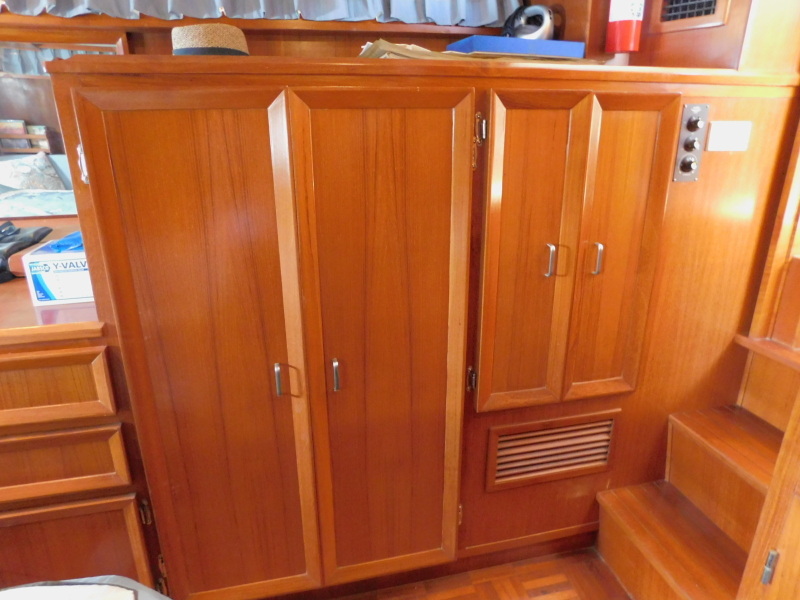 1987 Jefferson 42 Sundeck