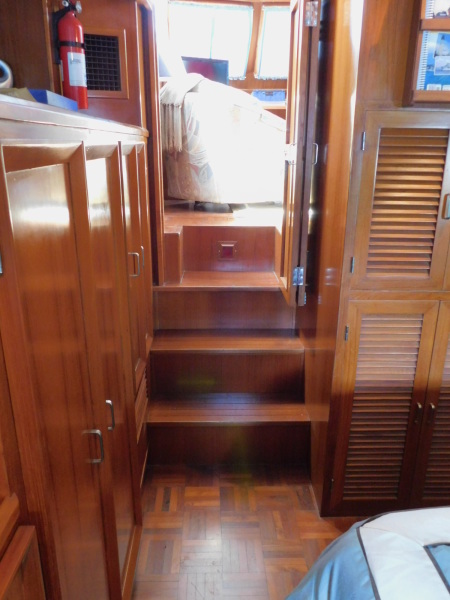 1987 Jefferson 42 Sundeck