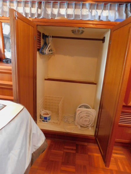 1987 Jefferson 42 Sundeck