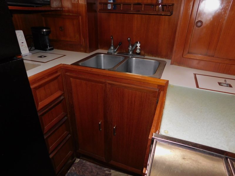 1987 Jefferson 42 Sundeck
