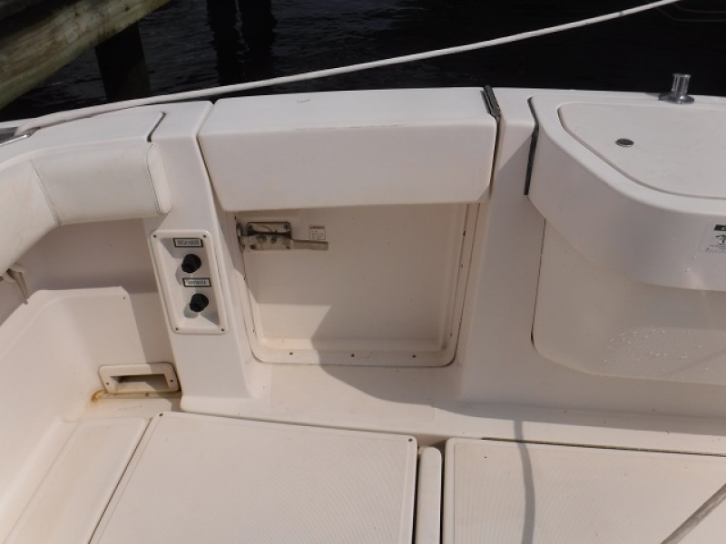 2001 Pursuit 3000 Offshore