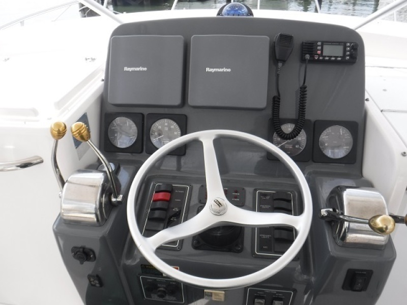 2001 Pursuit 3000 Offshore