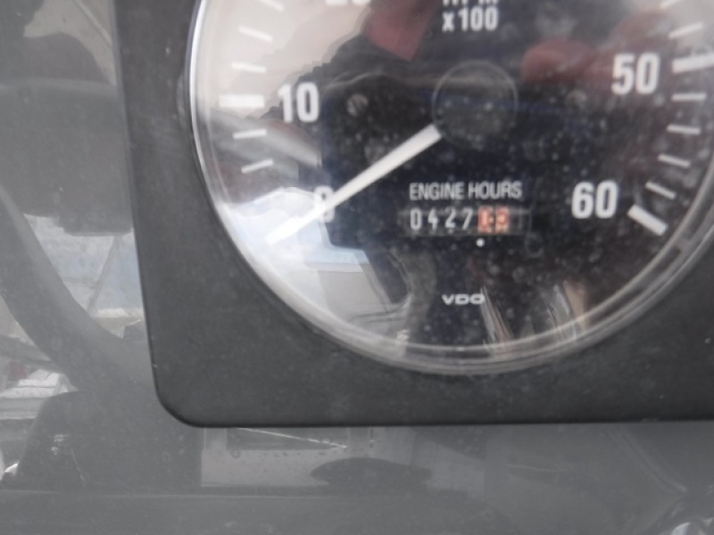 2001 Pursuit 3000 Offshore