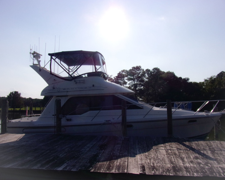 2000 Bayliner 3388 Command Bridge