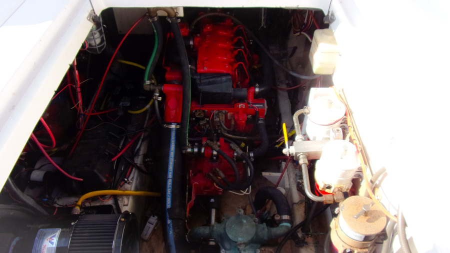 2000 Bayliner 3388 Command Bridge