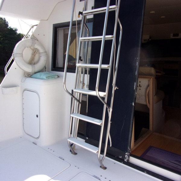 2000 Bayliner 3388 Command Bridge