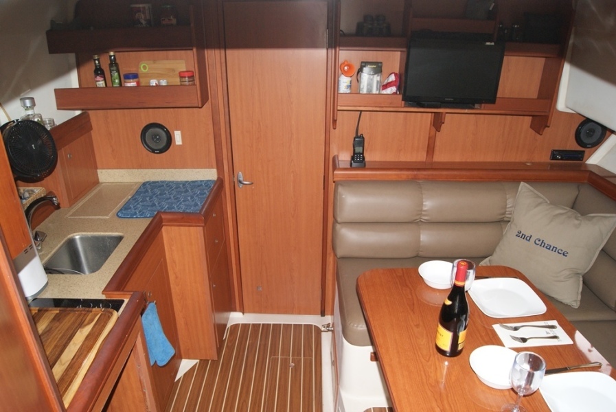 2008 Mainship '34 pilot'