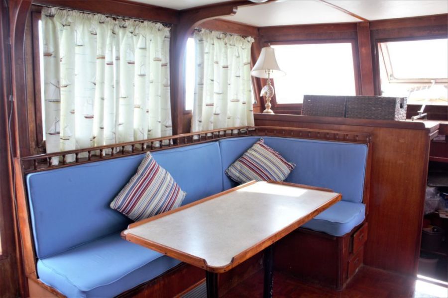 1979 Marine Trader Double Cabin