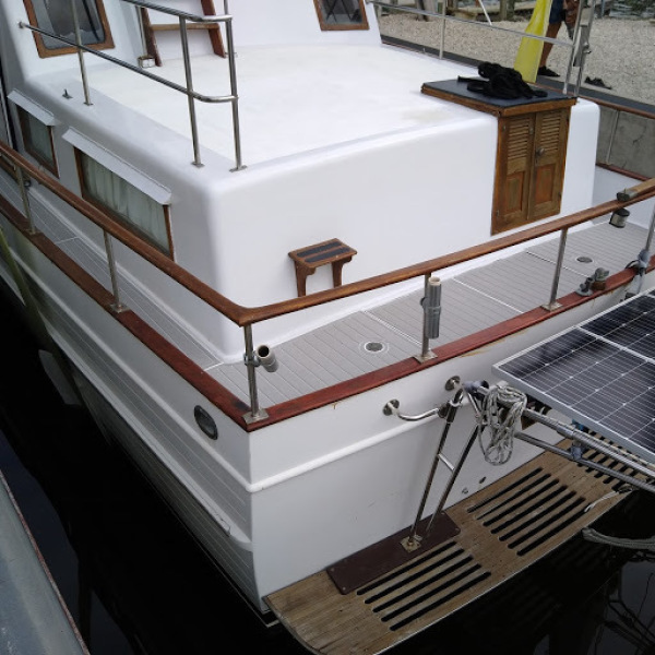 1979 Marine Trader Double Cabin