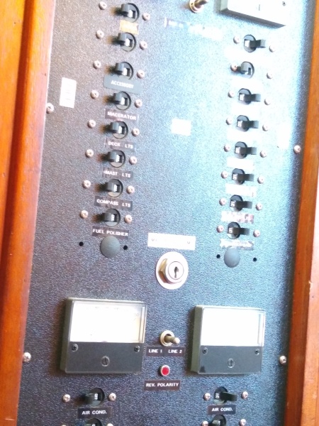 1979 Marine Trader Double Cabin