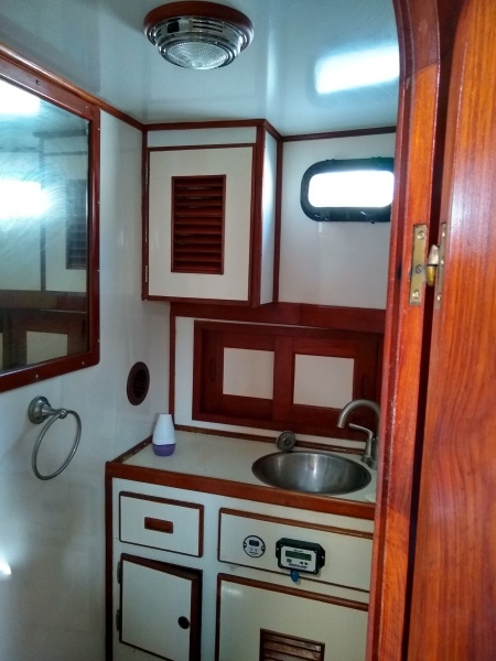 1979 Marine Trader Double Cabin