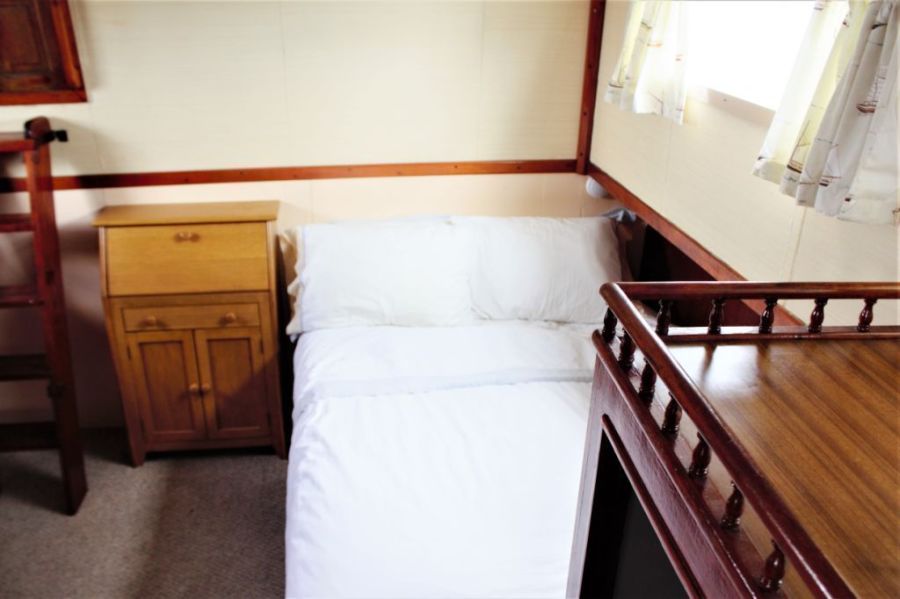 1979 Marine Trader Double Cabin