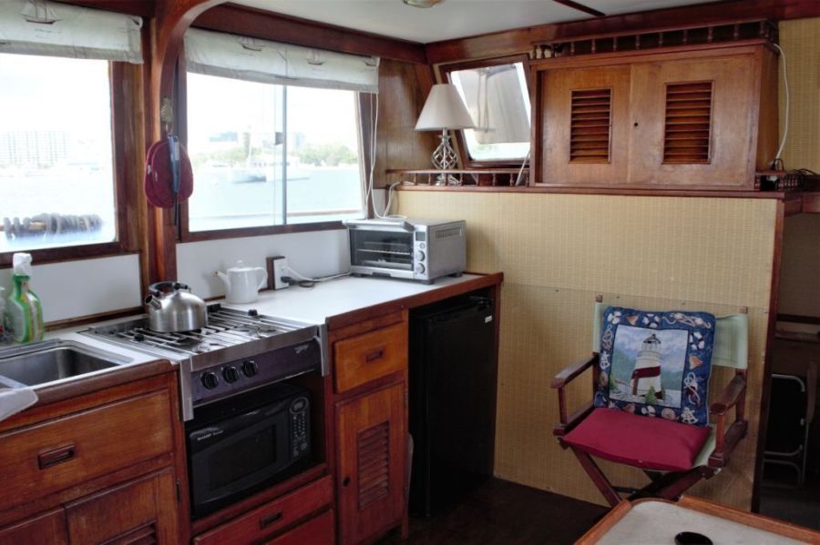 1979 Marine Trader Double Cabin