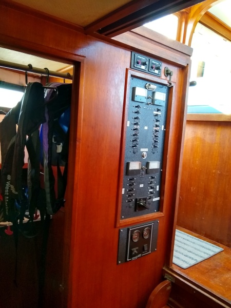 1979 Marine Trader Double Cabin