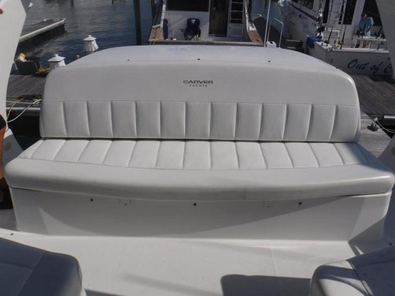 1998 Carver 350 Mariner
