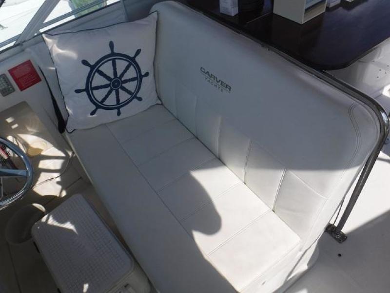 1998 Carver 350 Mariner