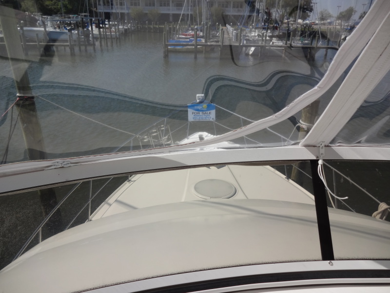 1998 Cruisers Yachts 35