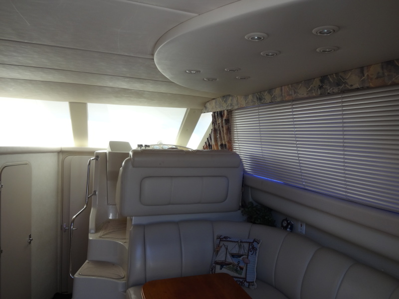 1998 Cruisers Yachts 35