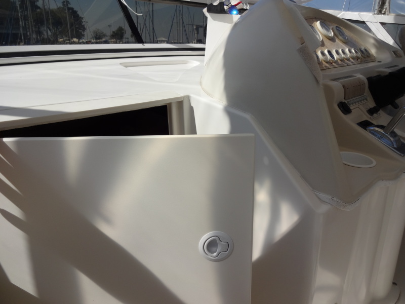 1998 Cruisers Yachts 35