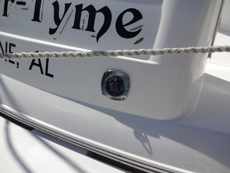 1998 Cruisers Yachts 35