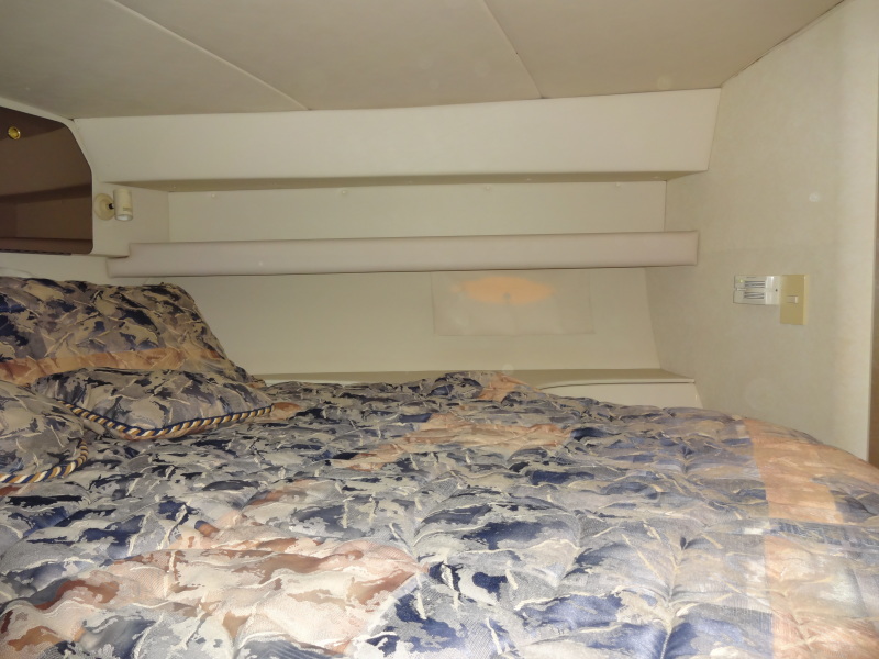 1998 Cruisers Yachts 35