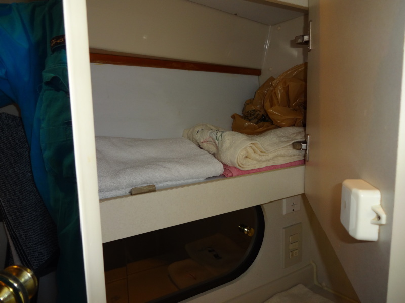 1998 Cruisers Yachts 35