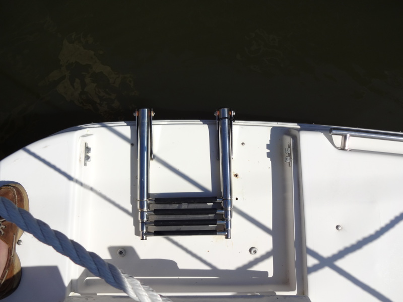 1998 Cruisers Yachts 35
