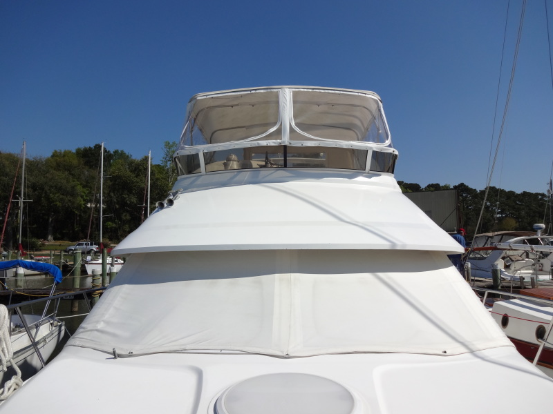 1998 Cruisers Yachts 35
