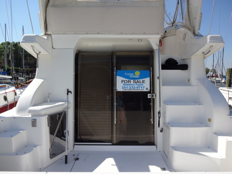 1998 Cruisers Yachts 35