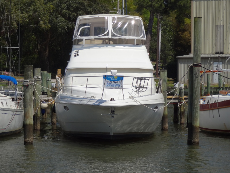 1998 Cruisers Yachts 35