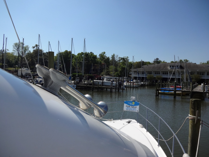1998 Cruisers Yachts 35