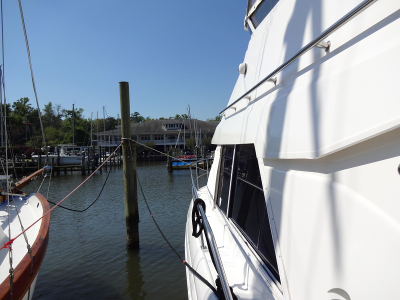 1998 Cruisers Yachts 35